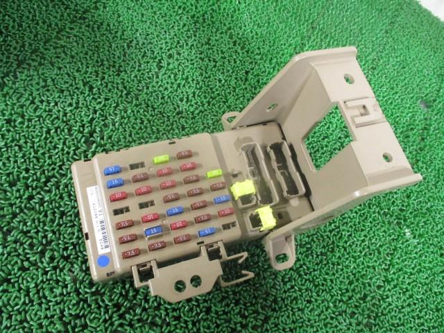 【中古】中古部品 レヴォーグ VM4 ﾋｭｰｽﾞﾎﾞｯｸｽ 【3310190100-000233007067802】