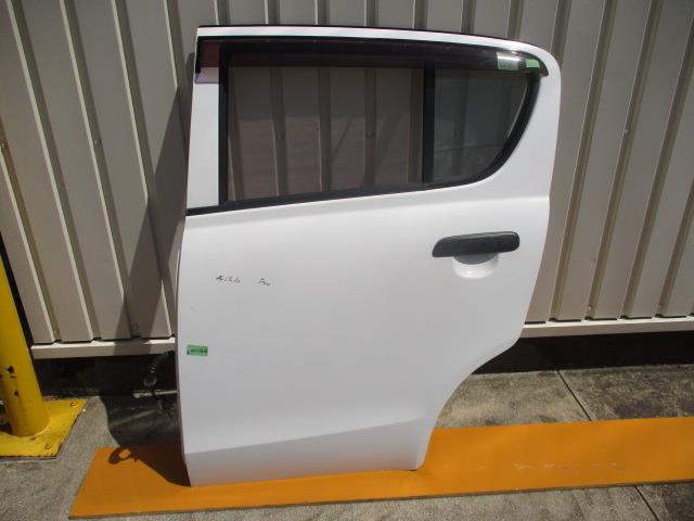 【中古】中古部品 アルト HA25S 左ﾘｱﾄﾞｱ 【3310190100-001630287913400】
