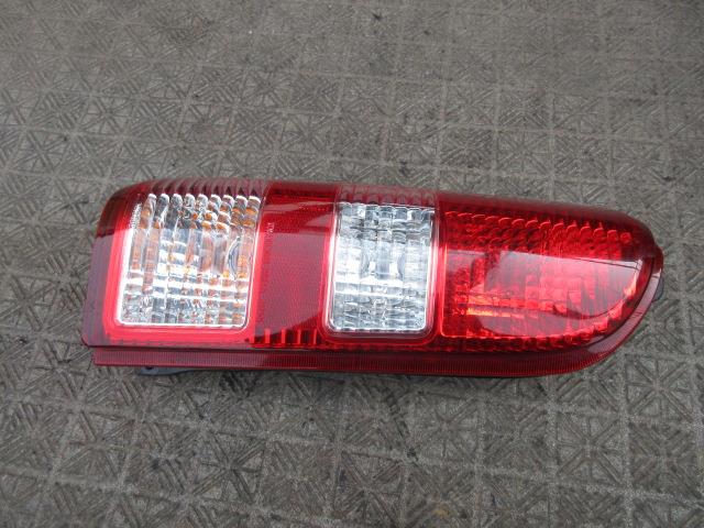 【中古】中古部品 エブリィ DA62W 左ﾃｰﾙﾗﾝﾌﾟ 【3310190100-001379436515600】