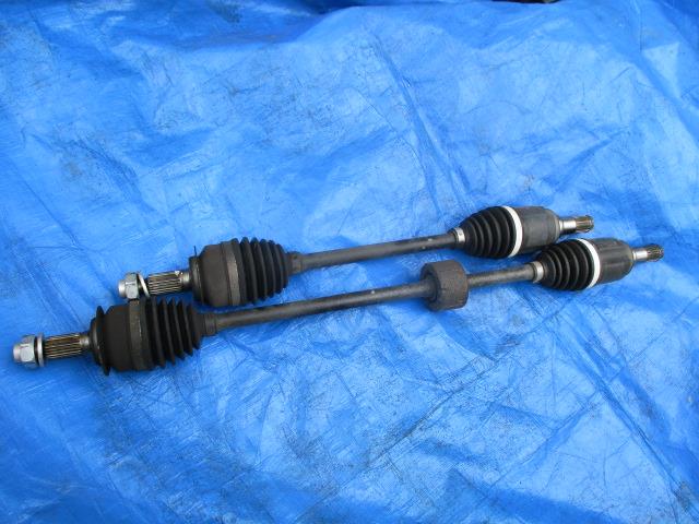 【中古】中古部品 アルト HA36S 左ﾌﾛﾝﾄﾄﾞﾗｲﾌﾞｼｬﾌﾄ 【3310190100-001666234742200】
