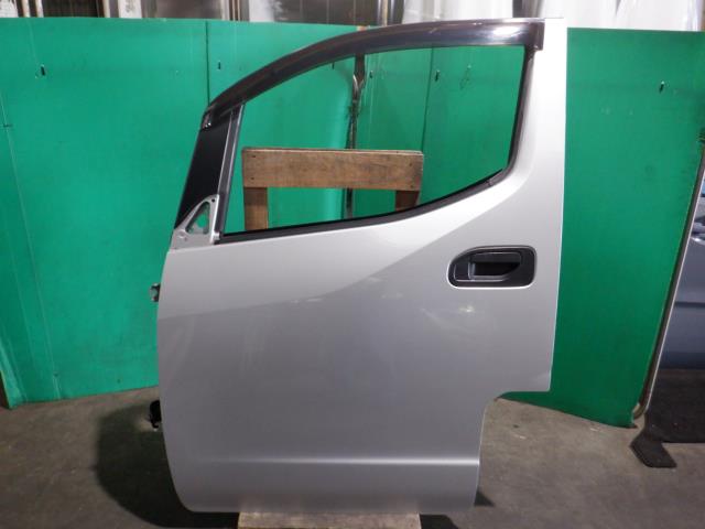 【中古】中古部品 NV200バネット VM20 左ﾌﾛﾝﾄﾄﾞｱ 【3340140100-000023381213200】