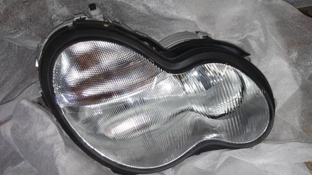 【中古】中古部品 ベンツ Cクラス 203264 右ﾍｯﾄﾞﾗﾝﾌﾟ 【3310190100-000830788010800】