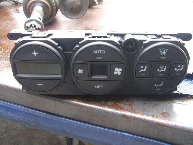 【中古】中古部品 オペル ベクトラ XH260 A/Cｽｲｯﾁﾊﾟﾈﾙ 【3310190100-000444161760900】