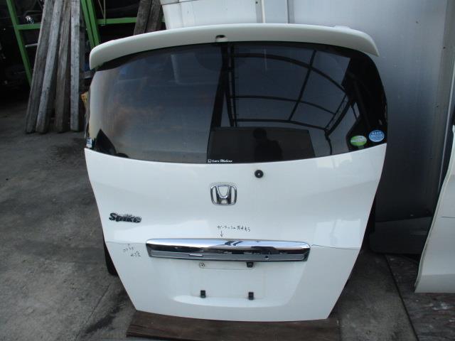 【中古】中古部品 フリードスパイク GB3 ﾊﾞｯｸﾄﾞｱ 【3310190100-000213046115800】