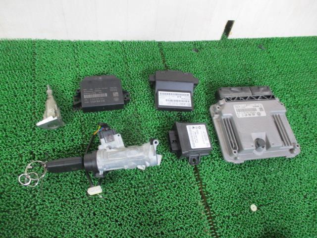 【中古】中古部品 VW ゴルフ 1KCAV ｴﾝｼﾞﾝｺﾝﾋﾟｭｰﾀｰ 【3310190100-000233009063100】｜e-cleマート