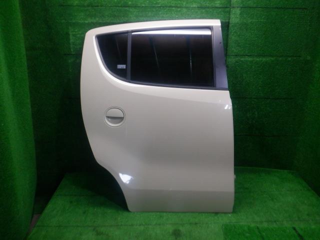 【中古】中古部品 モコ MG22S 右ﾘｱﾄﾞｱ 【3330420100-230614000113300】