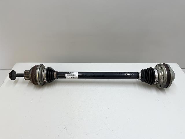 【中古】中古部品 アウディ A6 4GCHVS 左ﾘｱﾄﾞﾗｲﾌﾞｼｬﾌﾄ 【3310070100-000203017542400】