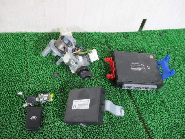 【中古】中古部品 ムーヴ L175S ｴﾝｼﾞﾝｺﾝﾋﾟｭｰﾀｰ 【3310190100-000233012063100】