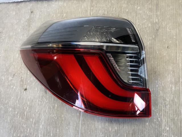 【中古】中古部品 シャトル GP7 左ﾃｰﾙﾗﾝﾌﾟ 【3330580100-000233011315600】