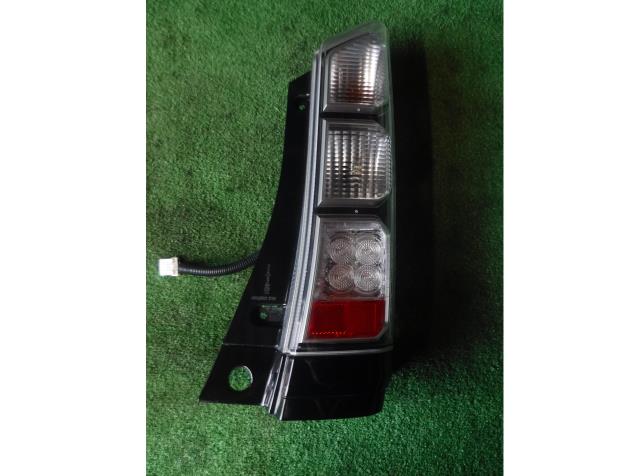 【中古】中古部品 Ｎ－ＢＯＸ JF2 右ﾃｰﾙﾗﾝﾌﾟ 【3330450100-230622000115500】