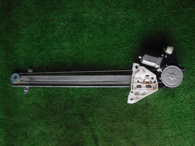 【中古】中古部品 ワゴンＲ MH23S 右ﾌﾛﾝﾄﾄﾞｱﾚｷﾞｭﾚｰﾀ･ﾓｰﾀｰ 【3330450100-230624000213120】