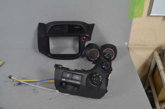 【中古】中古部品 フィット GE6 ｶｰﾅﾋﾞｹﾞｰｼｮﾝ 【3310580000-230626002361310】