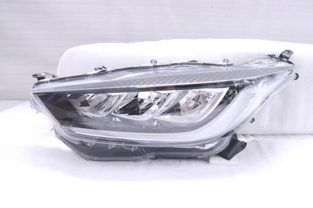 【中古】中古部品 ヤリス MXPA10 左ﾍｯﾄﾞﾗﾝﾌﾟ 【3260520000-230628500610900】