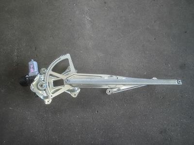 【中古】中古部品 ラクティス NCP100 左ﾌﾛﾝﾄﾄﾞｱﾚｷﾞｭﾚｰﾀ･ﾓｰﾀｰ 【3340180100-230629000113220】