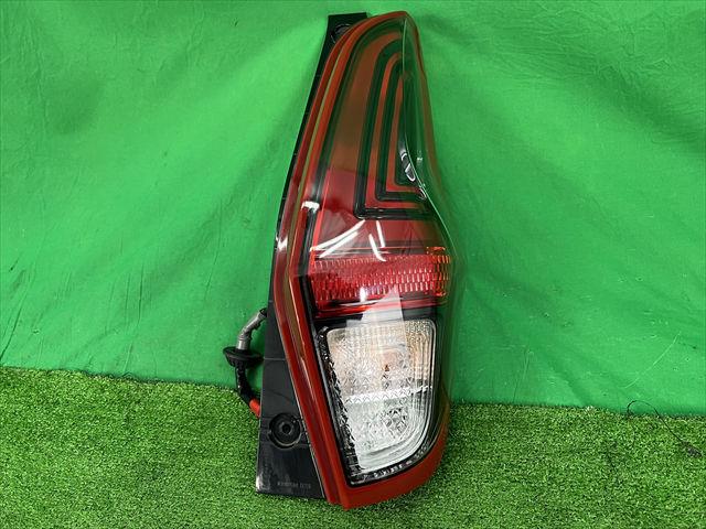 【中古】中古部品 デイズ B43W 右ﾃｰﾙﾗﾝﾌﾟ 【3330240100-002023590015500】