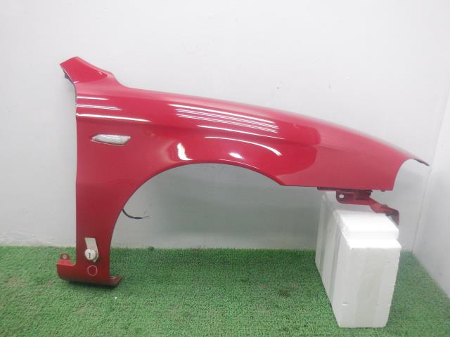 【中古】中古部品 アルファ 147 937BXB 右ﾌﾛﾝﾄﾌｪﾝﾀﾞｰ 【3310250100-000233008610600】
