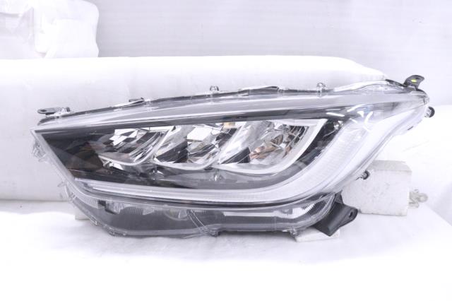 【中古】中古部品 ヤリス MXPA10 左ﾍｯﾄﾞﾗﾝﾌﾟ 【3260520000-230707500110900】