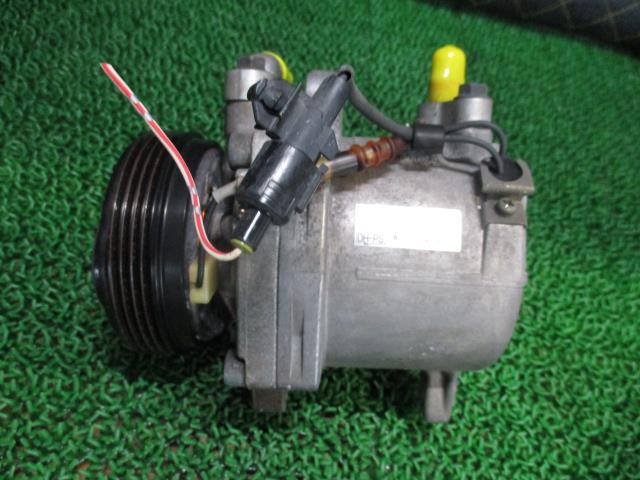 【中古】中古部品 エブリィ DA64W A/Cｺﾝﾌﾟﾚｯｻｰ 【3330660100-000022315860700】