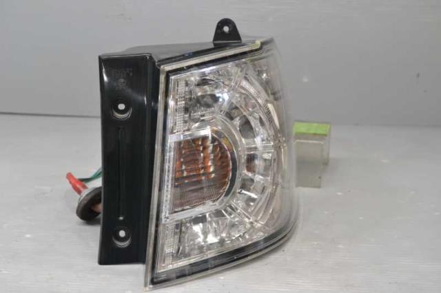 【中古】中古部品 ＭＰＶ LY3P 右ﾃｰﾙﾗﾝﾌﾟ 【3310580000-230711000215500】
