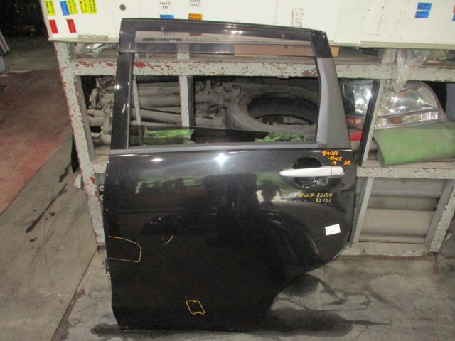 【中古】中古部品 ムーヴ LA100S 左ﾘｱﾄﾞｱ 【3310160100-000004276813400】