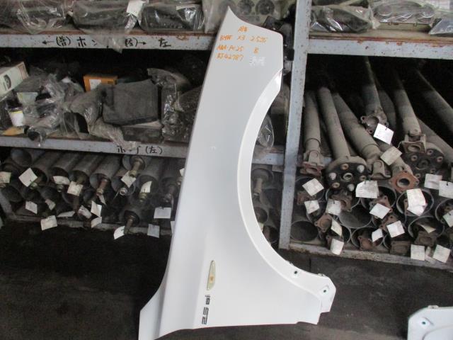 【中古】中古部品 BMW X3 PC25 右ﾌﾛﾝﾄﾌｪﾝﾀﾞｰ 【3310160100-000004278710600】