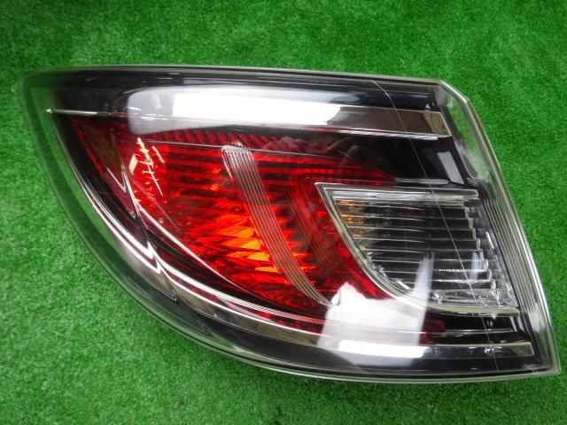 【中古】中古部品 アテンザ GHEFP 左ﾃｰﾙﾗﾝﾌﾟ 【3330640100-001527773715600】