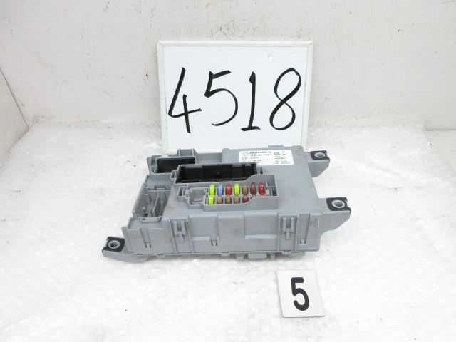【中古】中古部品 フィアット 500 31212 ﾋｭｰｽﾞﾎﾞｯｸｽ 【3500170000-230718502267800】