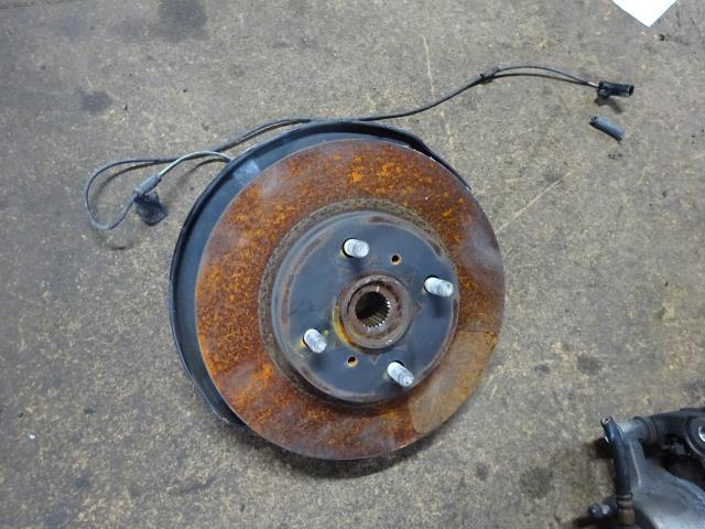 【中古】中古部品 アクア NHP10 右ﾌﾛﾝﾄﾅｯｸﾙﾊﾌﾞ 【3310410000-000223076244310】