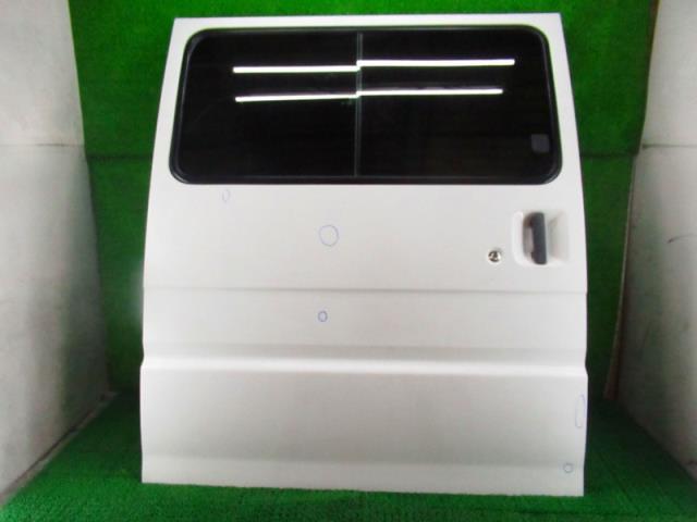 【中古】中古部品 デリカ SKP2VM 右ﾘｱﾄﾞｱ 【3330210100-000035118913300】