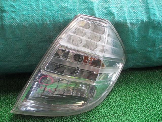 【中古】中古部品 フィット GP1 右ﾃｰﾙﾗﾝﾌﾟ 【3500080000-230615000615500】