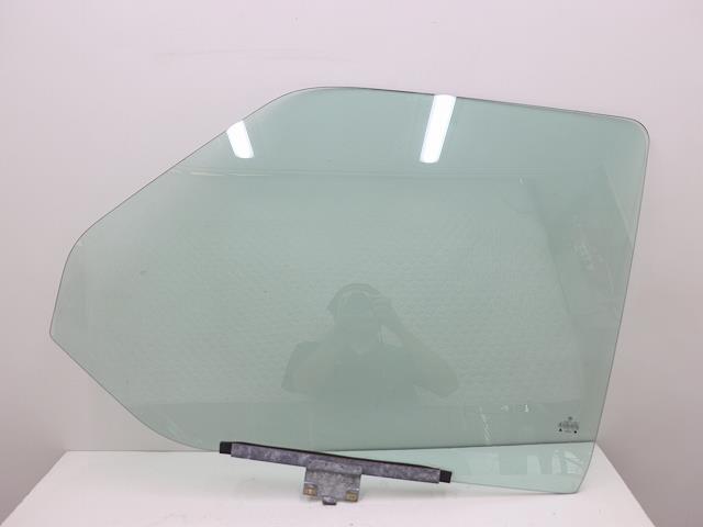【中古】中古部品 VW ヴァナゴン 70ACU 左ﾌﾛﾝﾄﾄﾞｱｶﾞﾗｽ 【3310070100-000153018213230】