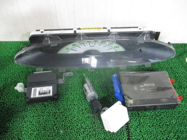 【中古】中古部品 タント L375S ｽﾋﾟｰﾄﾞﾒｰﾀｰ 【3310190100-000233017661400】