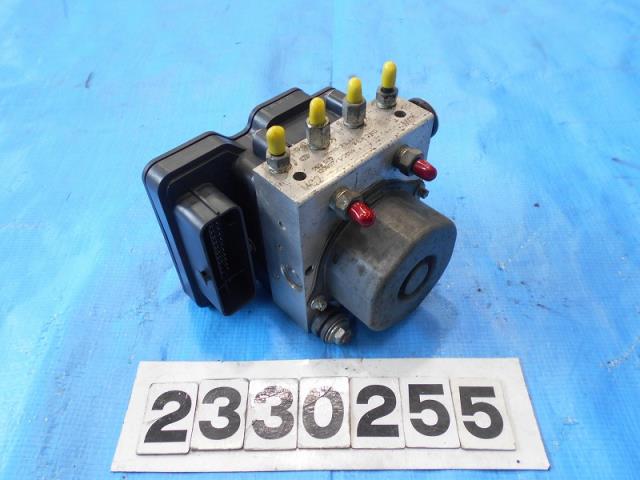 【中古】中古部品 スイフト ZC32S ABSアクチュエーター 【3310040100-000233025542500】|e-cleマート