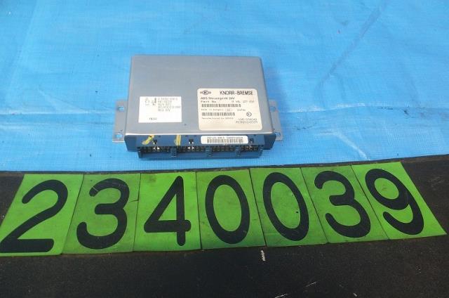 【中古】中古部品 いすゞ大型車 CYL77A ABSｺﾝﾋﾟｭｰﾀｰ 【3310040100-000234003963400】