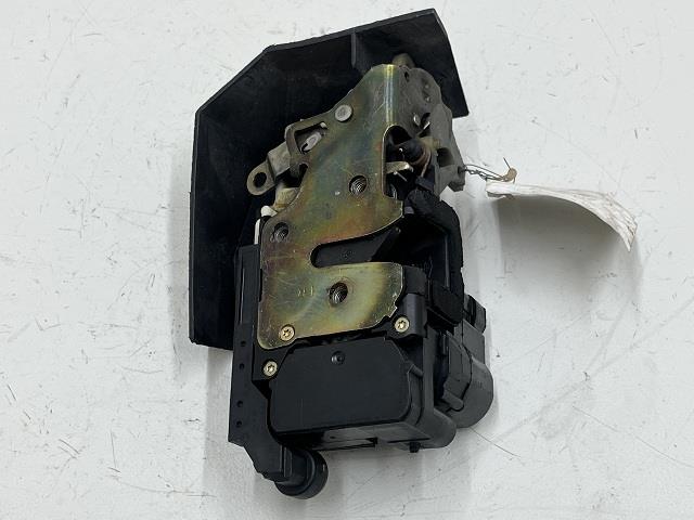 【中古】中古部品 アルファ 156 932A2 右フロントドアロックソレノイド 【3310070100-000794381264550】|e-cleマート