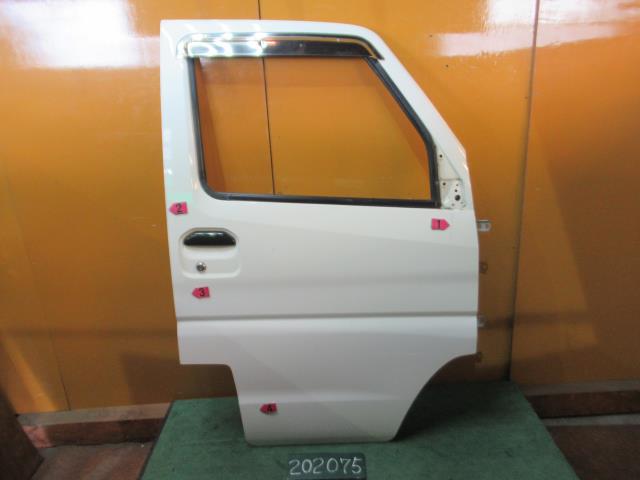 【中古】中古部品 ミニキャブ U62V 右ﾌﾛﾝﾄﾄﾞｱ 【3310120100-230901000213100】
