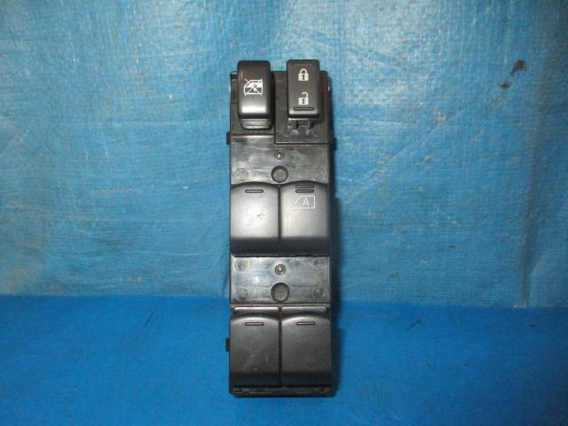 【中古】中古部品 キューブ Z12 ﾊﾟﾜｰｳｲﾝﾄﾞｳｽｲｯﾁ 【3310160100-001557909861900】