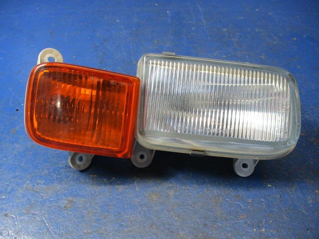 【中古】中古部品 UDトラクター 右ﾌｫｸﾞﾗﾝﾌﾟ 【3310270100-000013733610850】