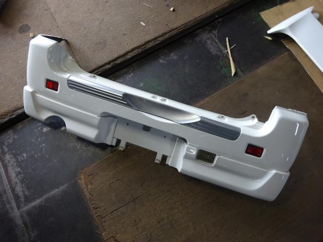 【中古】中古部品 テリオスキッド J131G リアバンパー 【3310410000-000223091815100】