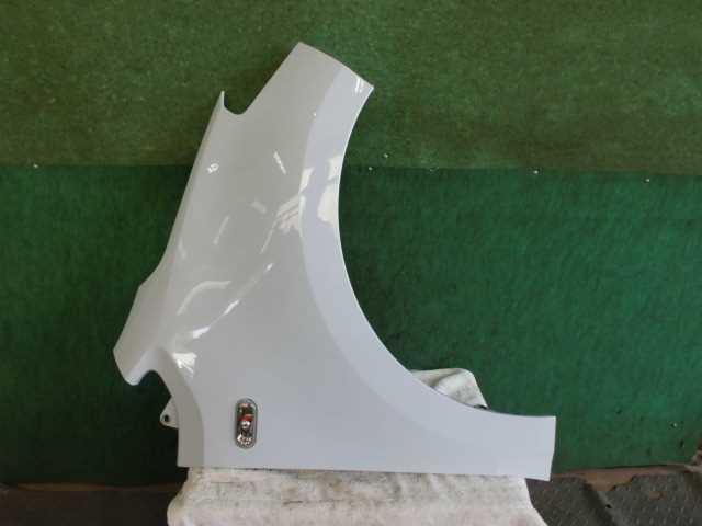 【中古】中古部品 VW アップ！ AACHY 右ﾌﾛﾝﾄﾌｪﾝﾀﾞｰ 【3310420000-000002194010600】