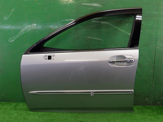 【中古】中古部品 クラウン GRS200 左ﾌﾛﾝﾄﾄﾞｱ 【3330150100-000023330013200】