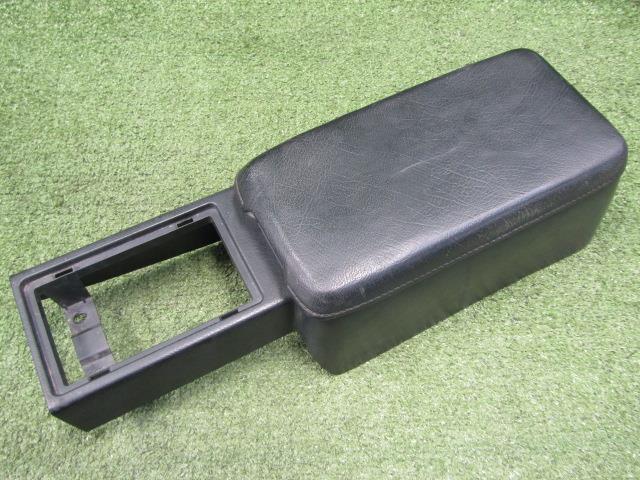 【中古】中古部品 RX−7 FC3S コンソールボックス 【3330200100-220770000077100】|e-cleマート