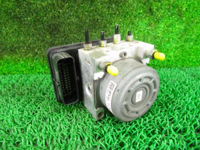 【中古】中古部品 Ｎ－ＢＯＸ JF2 ABSｱｸﾁｭｴｰﾀｰ 【3330210100-000035133842500】