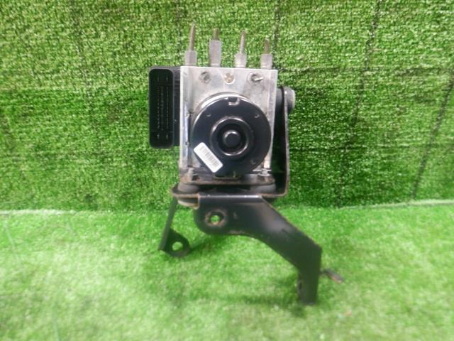 【中古】中古部品 デミオ DE3AS ABSｱｸﾁｭｴｰﾀｰ 【3330420100-230830000242500】