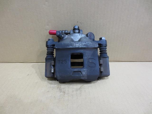 【中古】中古部品 エブリィ DA64V 左ﾌﾛﾝﾄｷｬﾘﾊﾟｰ 【3330460100-000001561744360】