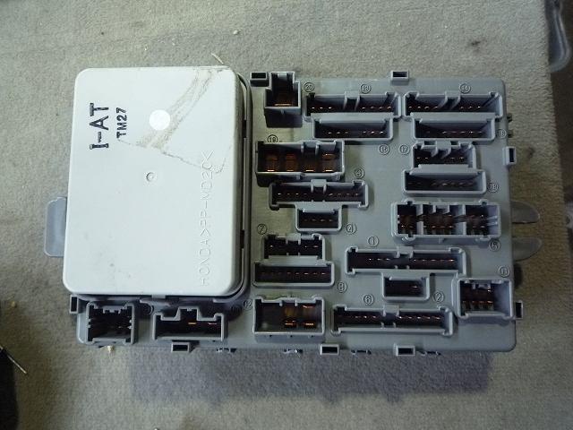 中古部品 アクティ HH5 ヒューズボックス