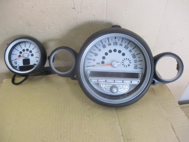 【中古】中古部品 BMW ミニ MF16S ｽﾋﾟｰﾄﾞﾒｰﾀｰ 【3330650100-000233036561400】