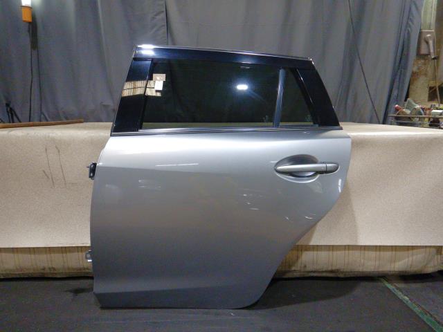 【中古】中古部品 アテンザ GJ5FW 左ﾘｱﾄﾞｱ 【3330810100-230901000313400】