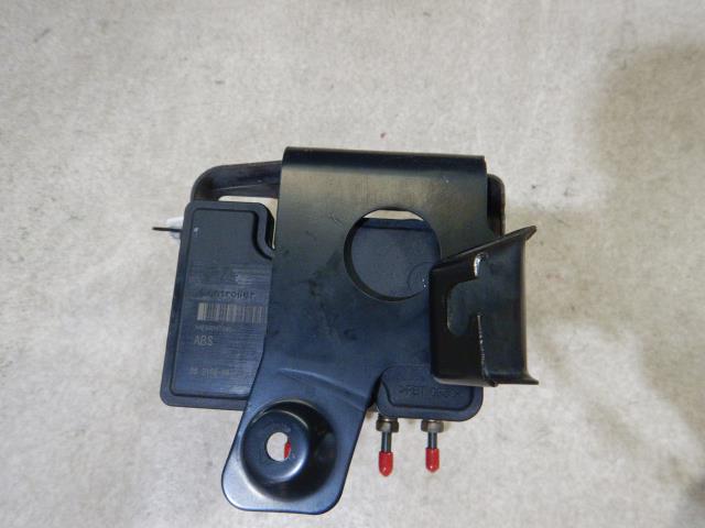 【中古】中古部品 スイフト ZC31S ABSｱｸﾁｭｴｰﾀｰ 【3330810100-230808000342500】