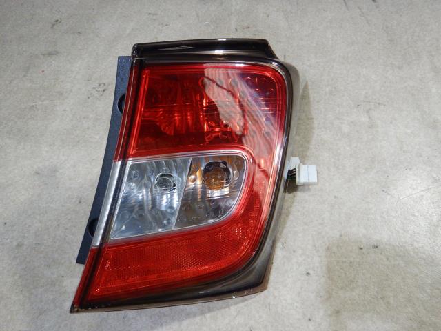 【中古】中古部品 フリードスパイク GB3 右ﾃｰﾙﾗﾝﾌﾟ 【3330810100-230901000115500】
